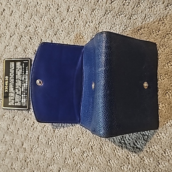 Authentic Chanel CC Logo Caviar Skin Leather Wallet - Picture 11 of 12